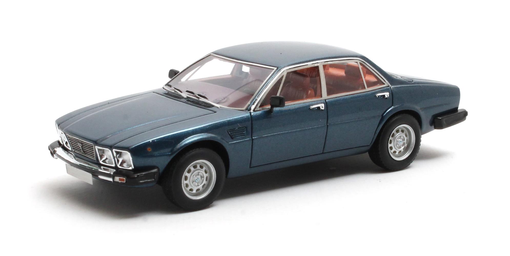 De Tomaso Deauville S2 1978-1985 Blauw Metallic - 1:43